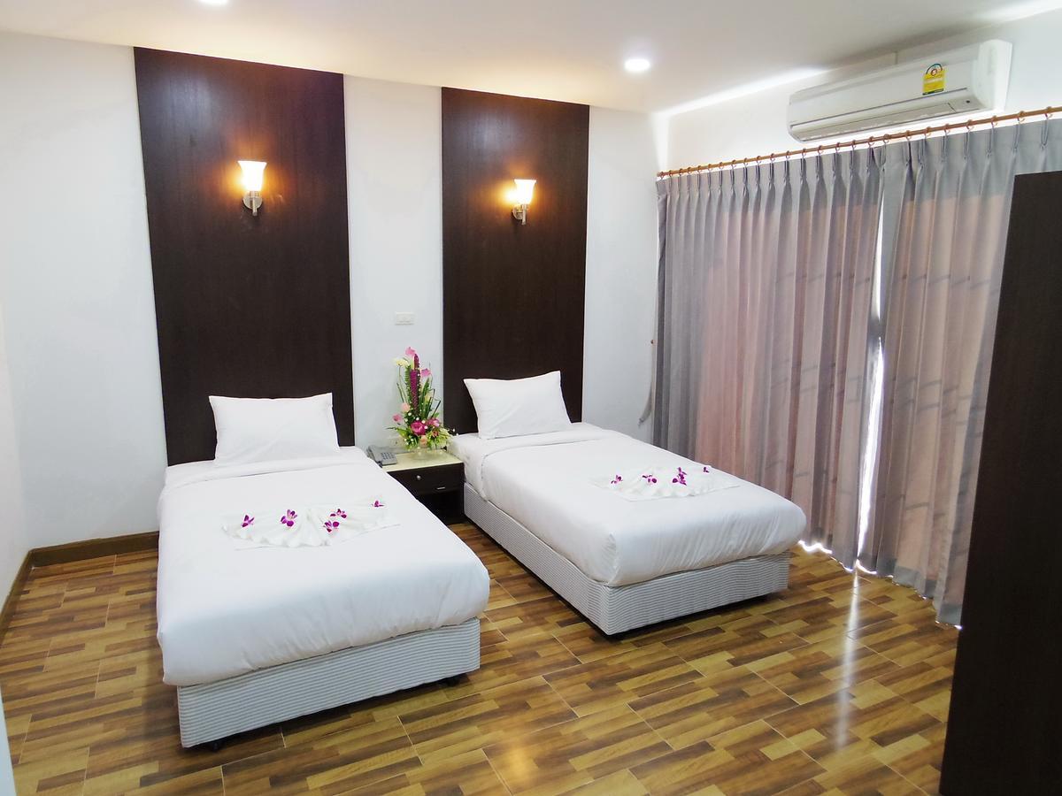The Sr Residence Lampang Exteriér fotografie