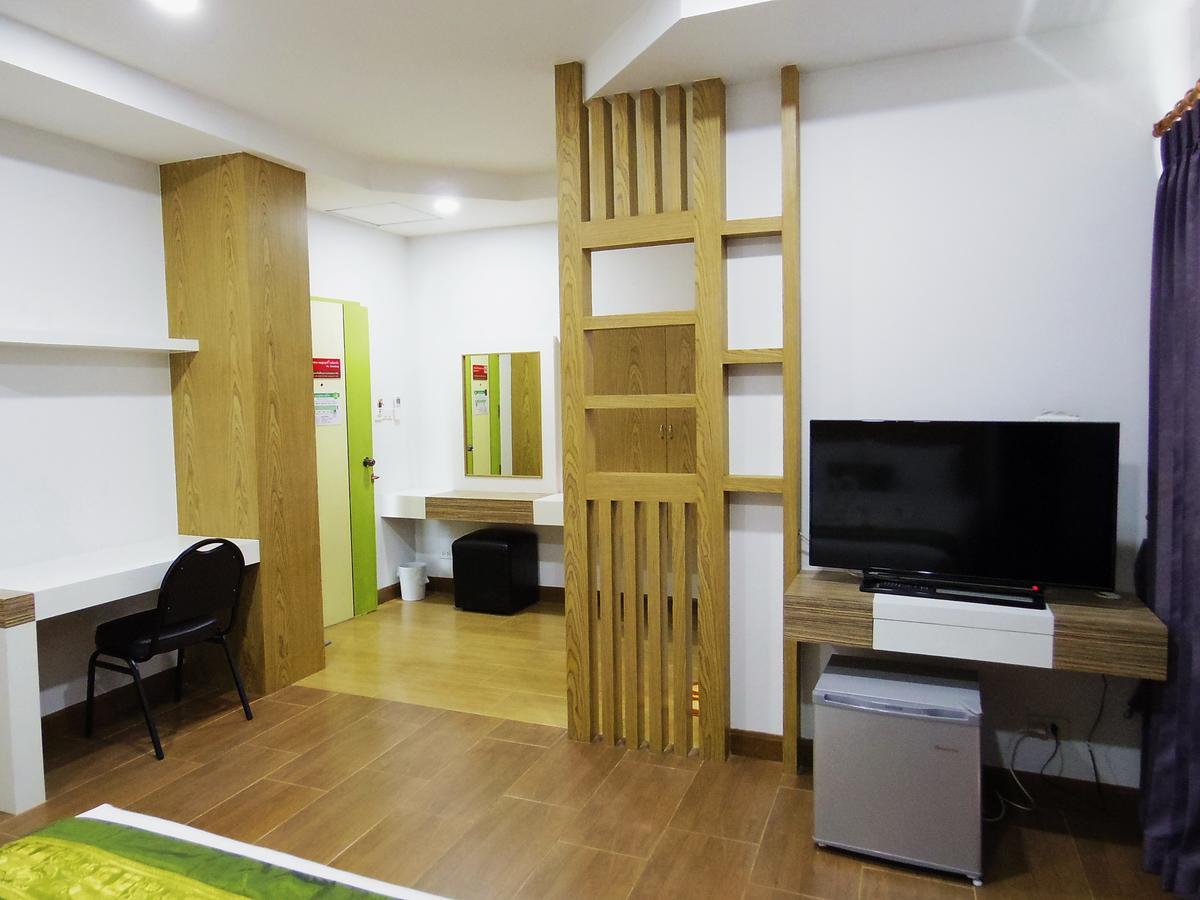 The Sr Residence Lampang Exteriér fotografie