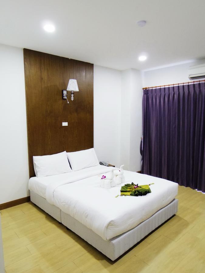 The Sr Residence Lampang Exteriér fotografie
